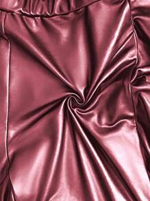 Slaydiva Pantalones plisados con volantes y acabado metálico de unicolor minimalista para mujeres