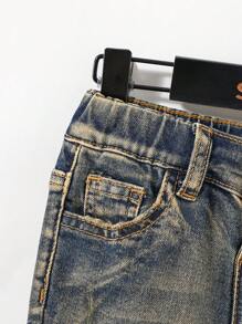 SHEIN 男童复古做旧水洗破洞高弹牛仔裤，适合日常穿着 - 中等水洗藍 - 查看 4