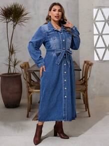 SHEIN LUNE 大码女式休闲翻盖口袋系带洗水牛仔连身裙 - 中等水洗藍 - 查看 3