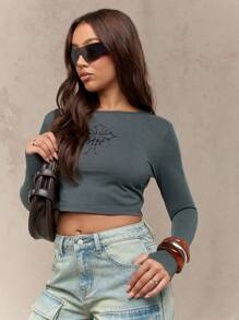 MISSGUIDED Cross Printed Long Sleeve Crop T-Shirt - Light Grey - View 5