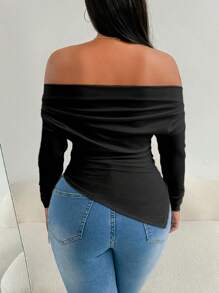 Zolique Camiseta con hombros al descubierto, hombros recogidos y bajo asimétrico - Negro - Ver 2