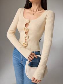 Modelyn 女款優雅風純色鏤空花卉裝飾修身圓領套頭針織衫，春秋款 - 杏色 - 查看 2
