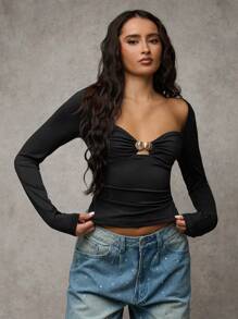 SHEIN BAE 1 Stück Damenshirt mit geraffter Passform und Metallapplikation, modisch im Herbst