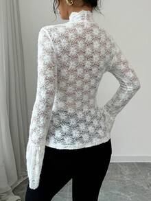 Chiquease Áo thun nữ tay dài cổ đứng trang trí ren hoa mùa thu thanh lịch - Màu be - Xem 2