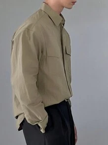 DAZY 1 pieza Camisa casual de un solo pecho con bolsillo utilitario de unicolor y manga larga para hombres, otoño