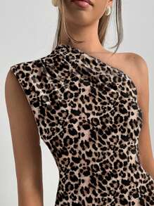 SHEIN Essnce Swobodny minimalistyczny asymetryczny body na ramiona dla kobiet, lato