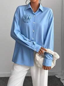 Chiquease Blusa de manga larga suelta con hombros caídos y decoración floral 3D en color azul sólido elegante para mujer, primavera