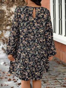 SHEIN LUNE Vestido casual suelto de manga farol con cuello redondo y estampado floral, perfecto para vacaciones, tallas grandes para mujeres