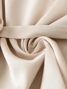 SHEIN Clasi 优质优雅手工 3D 玫瑰装饰腰带纯色面料无袖上衣 - 杏色 - 查看 5