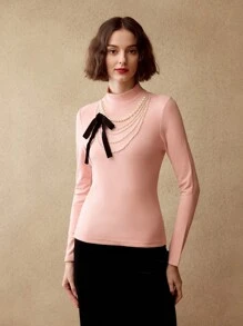 MOTF PREMIUM KAOS SLIM FIT DENGAN KERAH MOCK DAN HIASAN MUTIARA IMITASI. - Berwarna merah muda - View 6