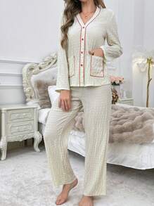 Conjunto de pijama de mujer con pantalón y cárdigan con textura y bolsillos con ribete en contraste