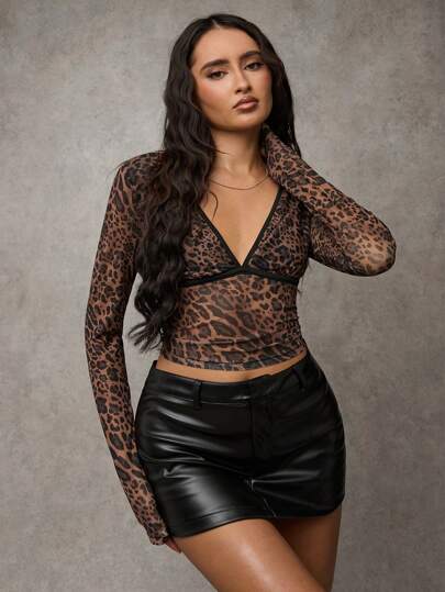 SHEIN BAE Top corto ajustado de manga larga con cuello en V y estampado de leopardo, estilo callejero, para primavera/verano/otoño