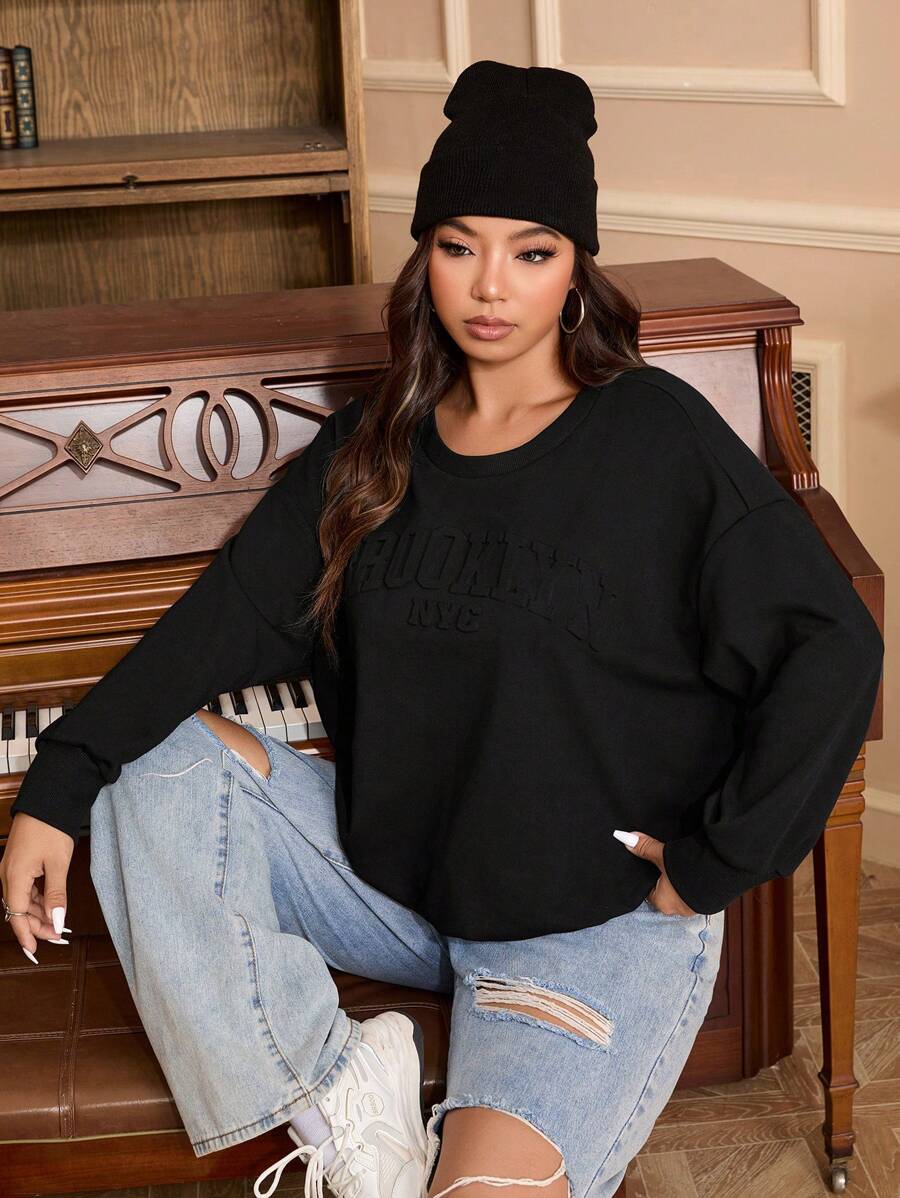SHEIN EZwear Áo nỉ dài tay cổ tròn màu trơn cỡ lớn, kiểu dáng thường ngày, in chữ 3D, chất liệu vải mài. - màu đen - Xem 1