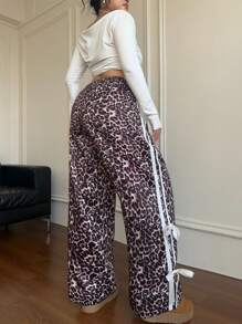 Flirla Plus Size Women Leopard Striped Bow Decor Elastic Waist Wide Leg Pants, Casual Loose Retro Liberalism Leopard, Suitable For Outdoor, Daily Wear, Valentine's Day, Christmas