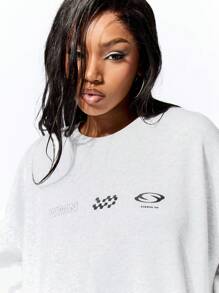 SUMWON WOMEN Oversized Crew Neck Athletic Logo Sweatshirt Fall Winter Essential Loungewear Athleisure Streetwear Classic Workout Fitness Casual Pullover - Light Grey - View 3