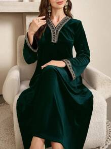 Al Najma Elegant Velvet Long Sleeve Modest Dress, High-Quality Arabian Style Long Modest Dress For Women Spring And Autumn 2024 - Dark Green - View 3