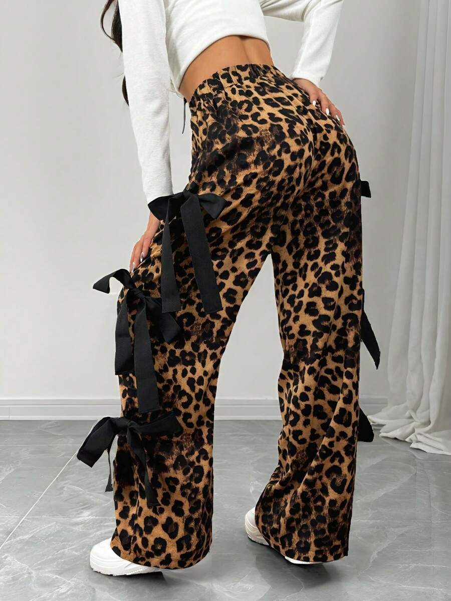 Chiquease Pantalon large décontracté et chic pour femmes avec taille élastique, imprimé léopard et décoration de nœud papillon sur le côté - Multicolore - Voir 1