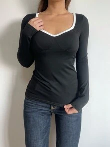 SHEIN BASICS Áo thun nữ tay dài cổ tim đan trơn màu đơn giản có chi tiết cúp ngực - màu đen - Xem 3