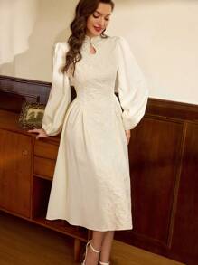 Vintamour 复古优雅女式旗袍领花卉提花面料连衣裙，灯笼袖，泡泡袖，荷叶边细节和 A 字形喇叭下摆，休闲正式，适合派对和节庆 冬季女装 复古感恩节女装长袖连衣裙 冬装 圣诞女装 圣诞装 白色女装 圣诞女装 圣诞派对连衣裙 圣诞连衣裙 圣诞服装 除夕连衣裙 - 杏色 - 查看 6