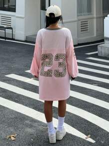 SHEIN EZwear 女士新款豹纹印花和数字图案运动衫连衣裙 - 粉色 - 查看 2