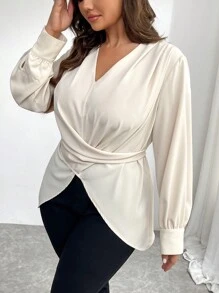 SHEIN Privé Blusa casual suelta de manga larga con cuello en V, volantes y envolvente, de moda retro de elegante para mujer de talla grande, para otoño/invierno