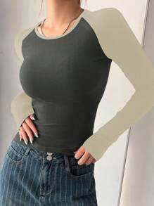 DAZY 女士休闲圆领拼色插肩袖 T 恤，适合秋季