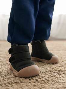 Cozy Pixies 1 双男孩/女孩黑色时尚潮流经典钩环舒适保暖羊毛休闲运动鞋，适合日常穿着和运动，秋冬季 - 黑色 - 查看 2