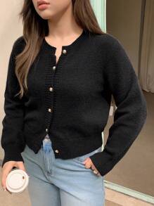 Dazy Petite Plus 加大码圆领修身纯色正面纽扣长袖开衫毛衣，适合冬季 - 黑色 - 查看 1