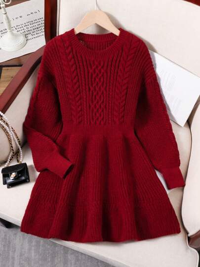 Tween Girl 女童秋冬毛衣针织连衣裙时尚新品。枣红色、红色、酒红色的棒针编织方法活泼可爱，荷叶边像小公主一样高贵