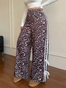 Flirla Plus Size Women Leopard Striped Bow Decor Elastic Waist Wide Leg Pants, Casual Loose Retro Liberalism Leopard, Suitable For Outdoor, Daily Wear, Valentine's Day, Christmas
