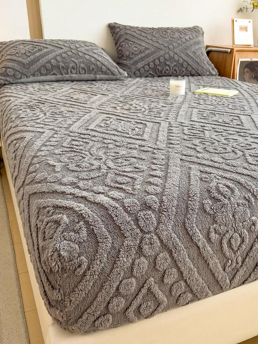 1pc Gray Plush Velvet Jacquard Vintage Flower Fitted Sheet, Soft Warm