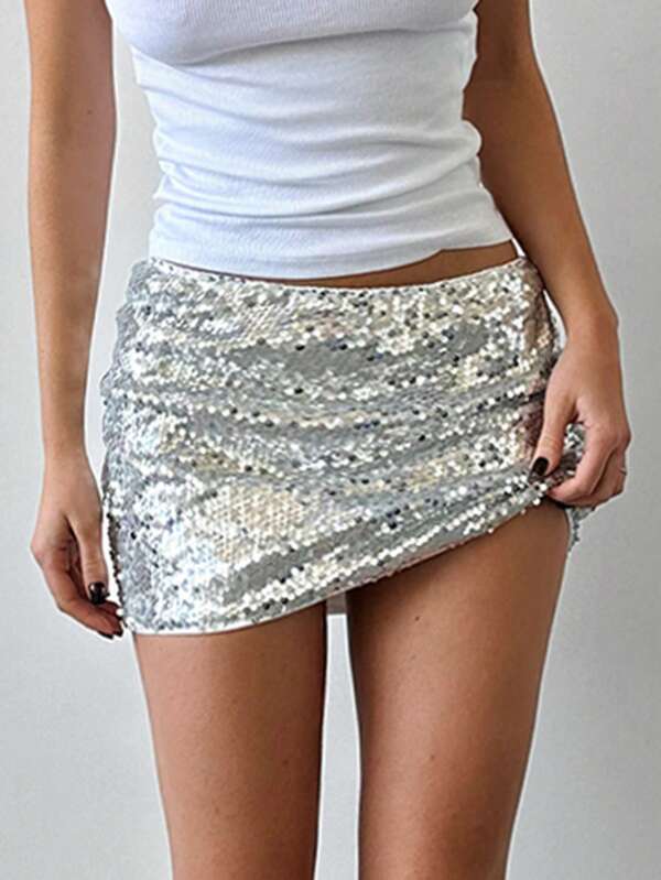 Aloruh Women's Halloween Christmas Low Rise Sequin Mini Skirt, Super Skirt For Party, Clubbing, Back-To-School