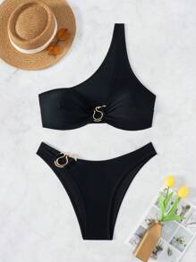 Ensemble de bikini d'été pour femme avec une épaule ornée de métal en couleur unie
