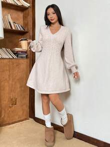 SHEIN EZwear Robe pull décontractée minimaliste à manches longues et col en V pour femme, nouvelle collection automne/hiver - Beige - Voir 3