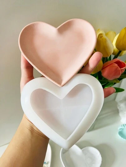 Romantic Heart-Shaped Small Jewelry Tray Plaster Mold For Making Cement Concrete Home Decorative Storage Tray