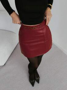 Firerie Falda de PU con hebilla de metal versátil roja para mujer