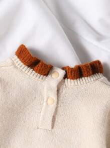 SHEIN Vintaside Kids 女婴时尚可爱百搭针织连体衣，秋冬新品。手工制作的 3D 花卉装饰，撞色荷叶边领，特殊撞色花卉袖口，后背按扣方便穿着，柔软面料。浅桃色调，北欧风格，自然甜美。桃色和棕色的对比色充满田园甜美和优雅。 - 彩色 - 查看 5