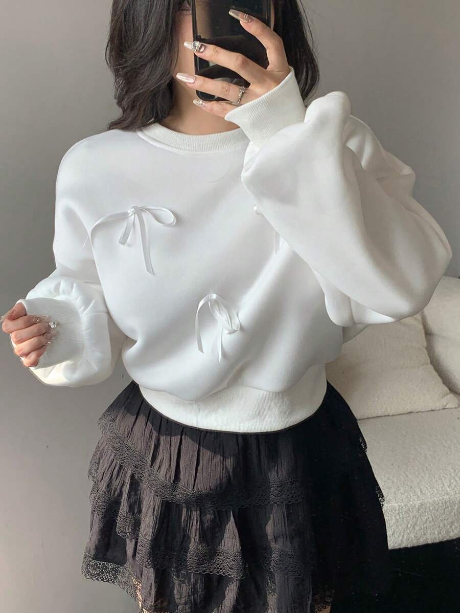 DAZY 情人节蝴蝶结装饰女式长袖运动衫 - 白色 - 查看 1