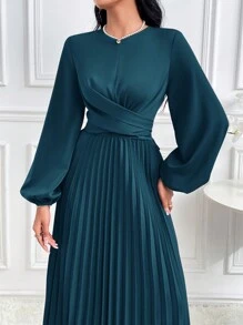 Modelyn Vestido longo elegante feminino estilo árabe, com decote cruzado nas costas, mangas bufantes, barra plissada e modelagem discreta. Disponível em cores sólidas. - Verde-azulado - Ver 6