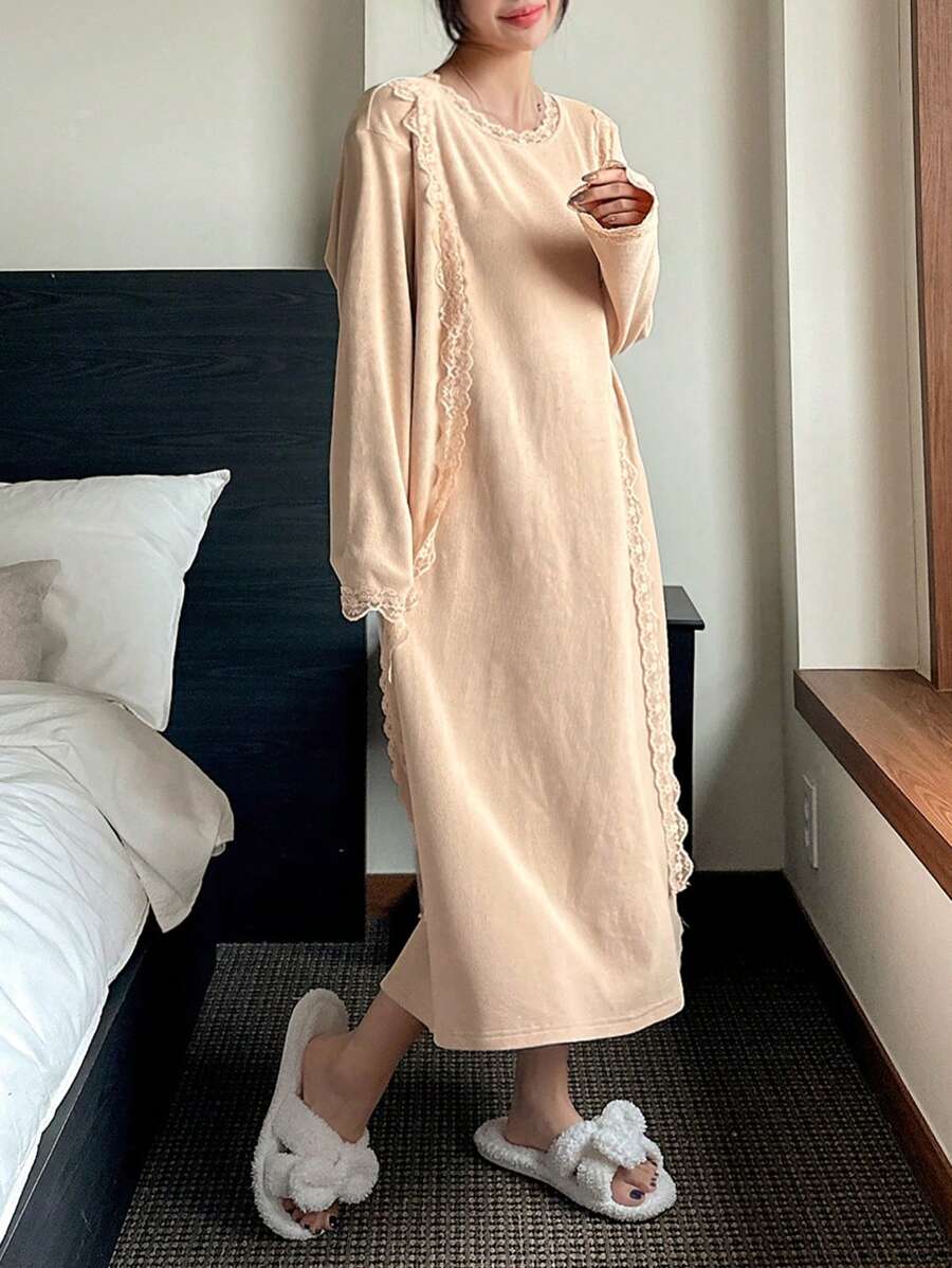 DAZY 简约蕾丝边装饰宽松睡袍睡衣 - 杏色 - 查看 1