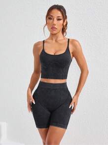 1 conjunto de top de yoga y shorts ajustados de unicolor, ropa deportiva ligera, versátil para fitness, entrenamiento, ciclismo