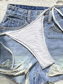 Bikini 2 mảnh gợi cảm cổ yếm và quần buộc dây bên hông phong cách mới cho nữ - trắng - Xem 3