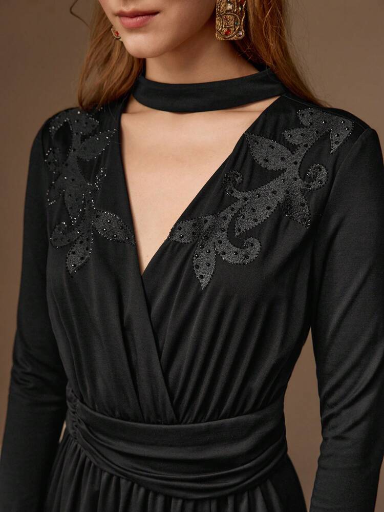 RHINESTONE KEYHOLE NECKLINE RUCHED SPLIT THIGH DRESS