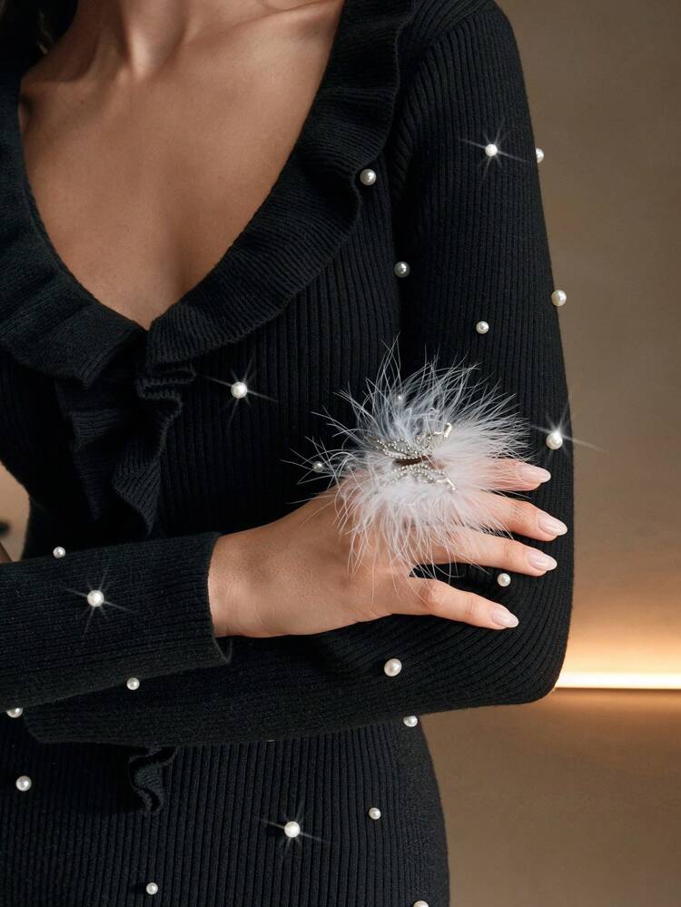 Vestido largo con cuello en V con volantes y decoración de perlas elegante