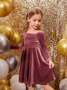 SHEIN Leap Crew 1 pieza Vestido de terciopelo con cuello cuadrado y falda acampanada de moda y lindo para niñas, vestido de línea A, vestido elegante de manga larga tipo pastel, para fiestas de cumpleaños, vacaciones, genial para uso casual diario y escolar en otoño e invierno, para Navidad, a juego con mamá e hija, a juego con hermana. - Morado - Ver 6