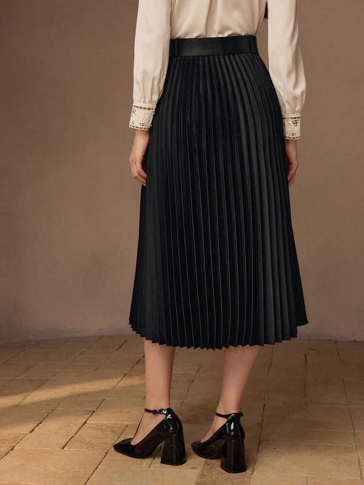 FALDA PLISADA CON ABERTURA ELEGANTE