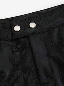 SHEIN Unity Women Elastic Waist Snake Skin Print Mini Shorts With Pockets - Black - View 5