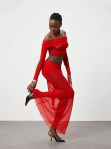 SHEIN Unity Set 2 pcs: Atasan Crop Top Seksi dengan Bahu Terbuka & Rok Bodycon Berkerut, Busana Pesta Modis untuk Natal, Pakaian Musim Gugur/Dingin untuk Wanita - Merah - View 6