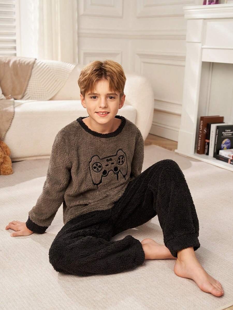 SHEIN Leap Crew 2pcs Tween Boys Game Controller Embroidered Colorblock Round Neck Long Sleeve Top & Soft Plush Lining Pajama Set For Autumn/Winter - Grey - View 1