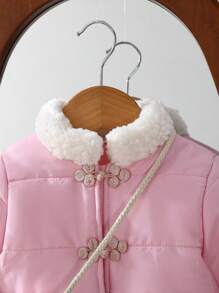 SHEIN Baby Girls' Autumn/Winter Thickened Warm Woven Hanfu-Style Fluffy Collar Jacket, With Cute Fuzzy Bag